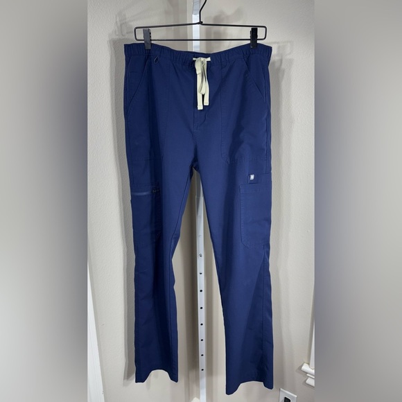 Figs Cairo Cargo Scrub Pants Navy Mens size large - Picture 1 of 5
